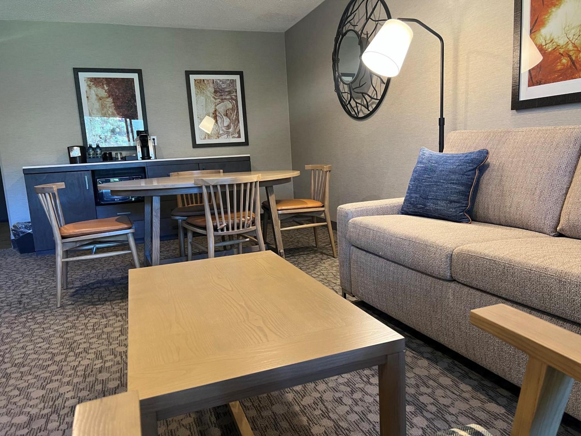 Hotel Riverhouse