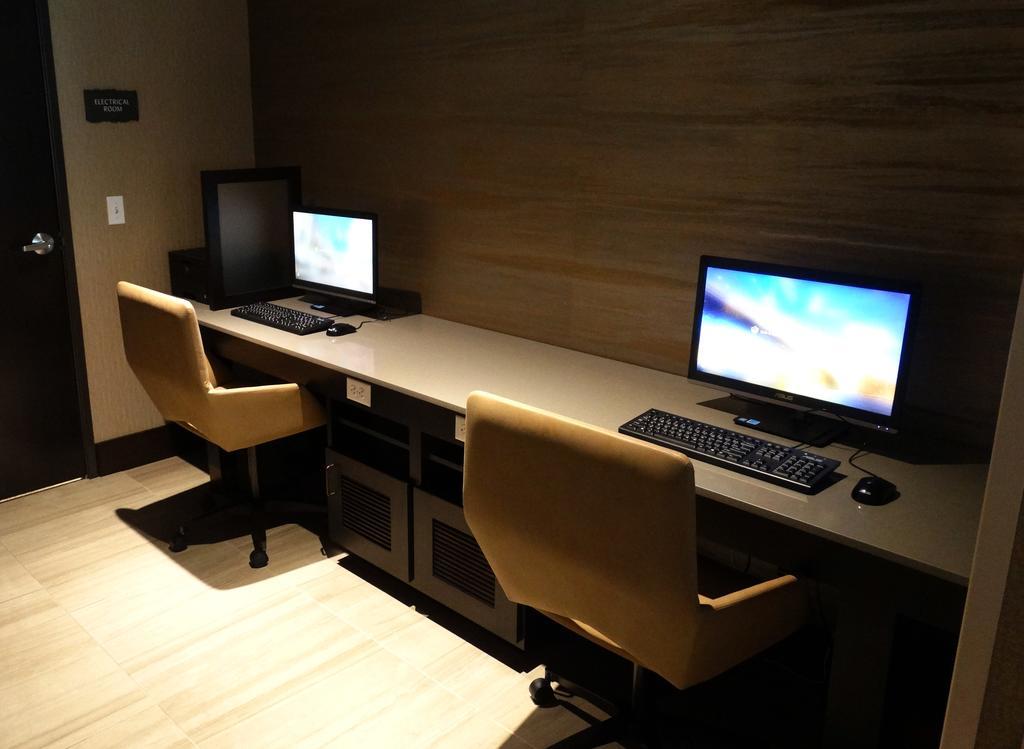 Riverhouse Hotel 3*